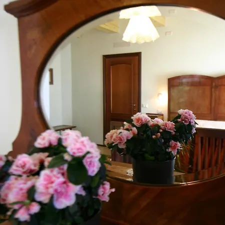 Donna Laura Apartment